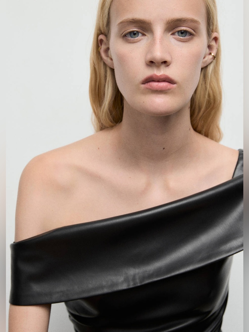 Mango Black Faux Leather Off Shoulder Top Size Large Ruched Side Party Glam NWT - Picture 3 of 15